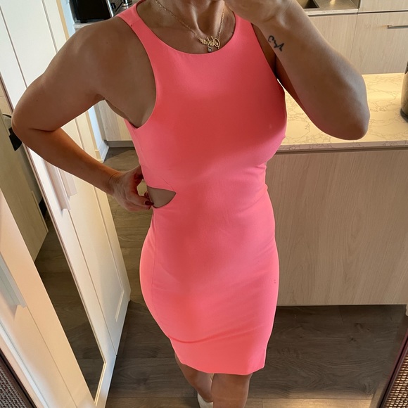 Elizabeth & James Sexy Cut Out MIDI dress - Picture 1 of 5